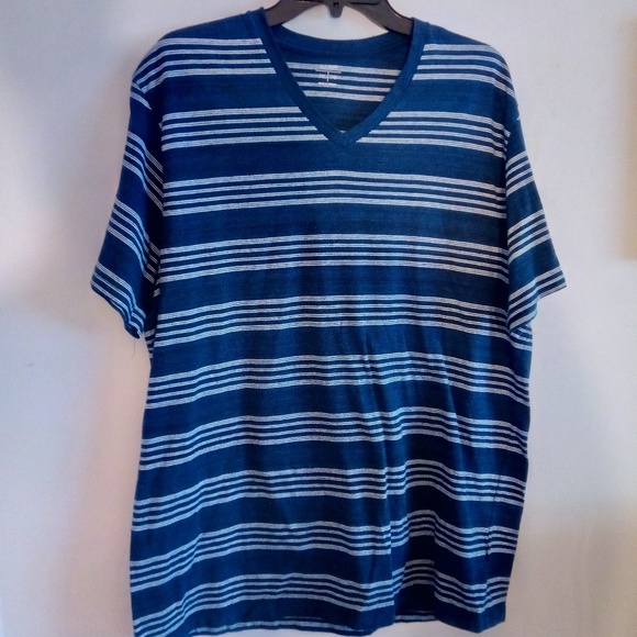 Old Navy Other - OLD NAVY MEN'S V-NECK SIZE XL  T-SHIRT see